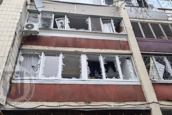 Ворог вночі атакував Київ дронами: Уламки впали у двох районах, постраждало 5 людей