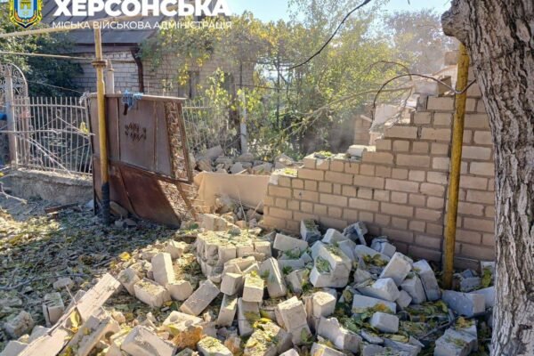 Ворог завдав масованого удару по Зеленівці на Херсонщині (ФОТО)