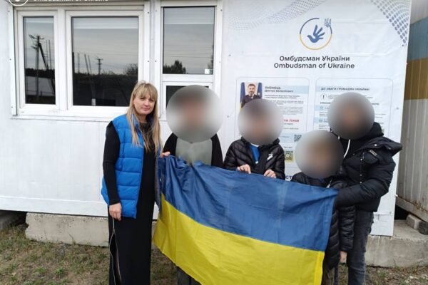 Ще троє неповнолітніх українців з матір’ю повернулися з окупації, – Лубінець