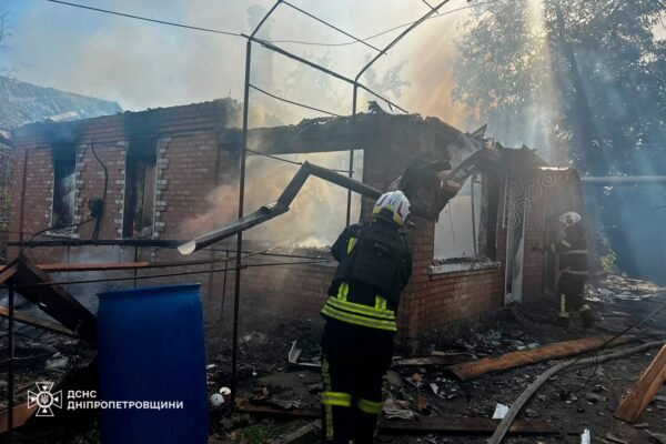 Окупанти вдарили по житловому сектору в Марганці на Дніпропетровщині (ФОТО)