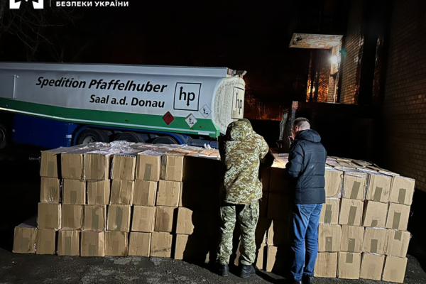 800 тисяч пачок цигарок намагалися вивезти ділки з Закарпаття у цистернах з-під палива