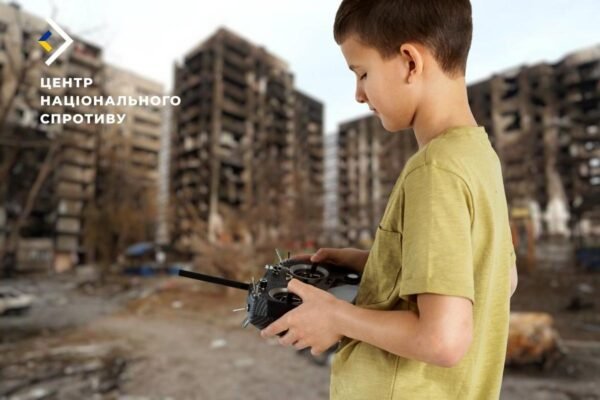 На окупованій Херсонщині школярів примусово навчають керувати дронами