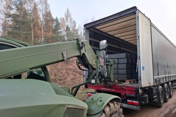 Боєприпаси, міномети та генератори: Литва передала Україні нову партію допомоги (ФОТО)