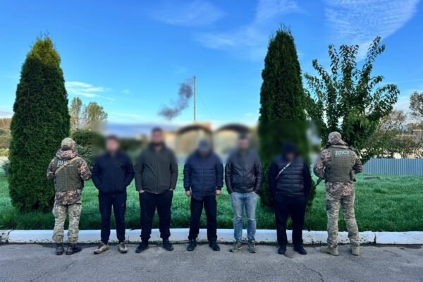 На Закарпатті п’ятеро чоловіків намагались незаконно потрапити в Угорщину (ВІДЕО)