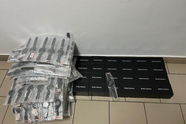 Водій рейсового автобуса намагався таємно завезти в Україну гаджетів на півмільйона гривень