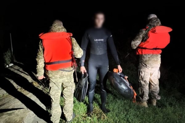 На Одещині на березі лиману затримали чоловіка у гідрокостюмі, що мав намір вплав дістатися Молдови