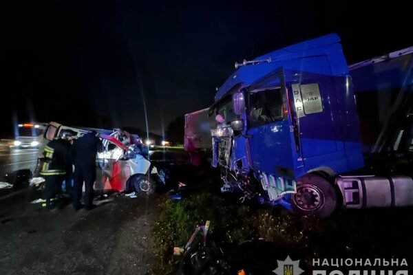 На Вінниччині внаслідок ДТП загинули шестеро людей, з яких – двоє дітей (ФОТО, ВІДЕО)