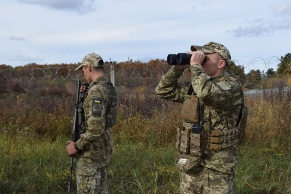 Хотів до Румунії, але заблукав в лісі: біля кордону знайшли жителя Вінниці (ФОТО)