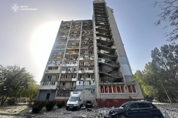 Росіяни вдарили по Запоріжжю ФАБами: кількість поранених зросла (ФОТО, ВІДЕО)