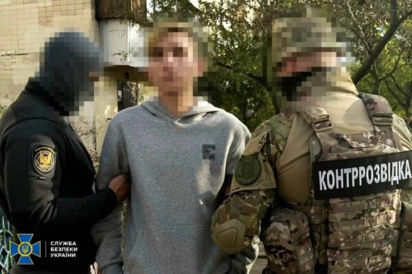 СБУ викрила коригувальників, які наводили “Шахеди” на радіолокаційні станції ЗСУ та лінії електропередач (ФОТО)