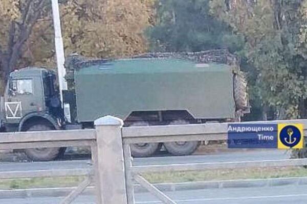 У Маріуполі зафіксували переміщення ворожої техніки у бік Бердянська і Волновахи (ВІДЕО)