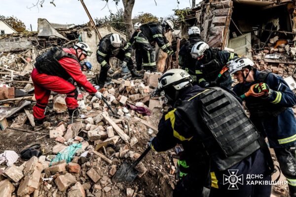 У Харкові завершили рятувальні роботи на місці влучання ворожої авіабомби (ФОТО, ВІДЕО)