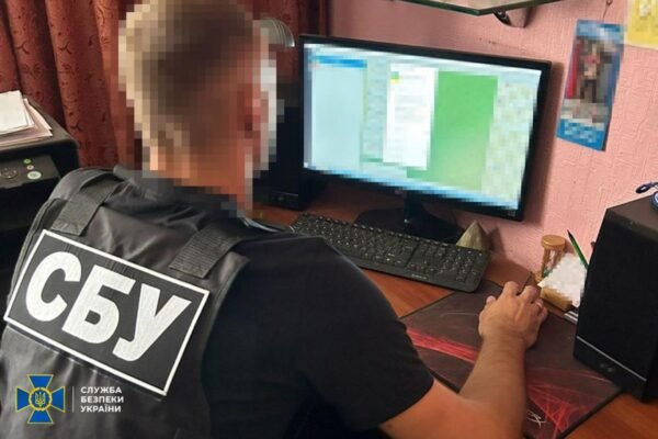 Намагалися зірвати мобілізацію та публікували координати ЗСУ: СБУ викрила 12 людей (ФОТО)