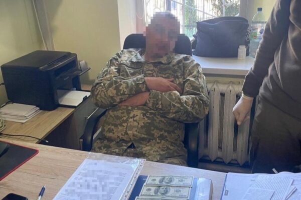 На Черкащині затримали на хабарях двох працівників військкомату
