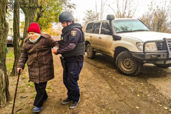 На Харківщині продовжується евакуація: Мешканці декількох громад залишають домівки (ФОТО)