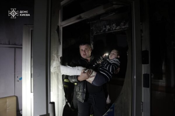 У Києві в одній з лікарень під час пожежі врятували 37 людей (ФОТО, ВІДЕО)