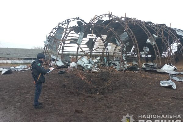 Наслідки обстрілів на Сумщині: Поранено чоловіка, зруйновано будики та АЗС