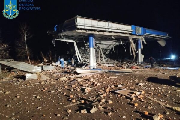Внаслідок авіаудару по Сумщині загинула працівниця АЗС