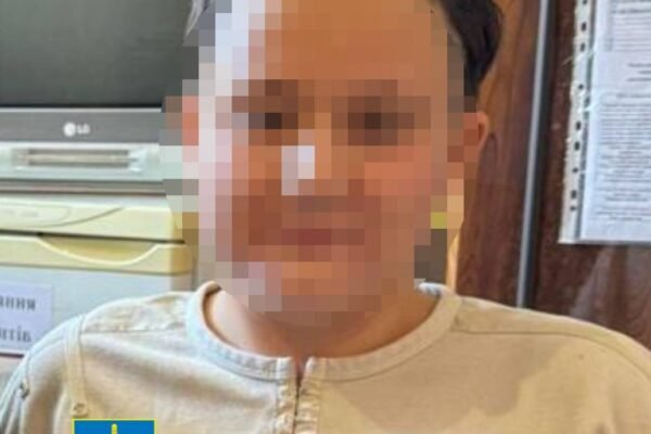 Насміхалася з українців, що бігли в укриття під час ракетної атаки та вихваляла РФ: Підозру отримала авторка скандального відео зі столичного вокзалу