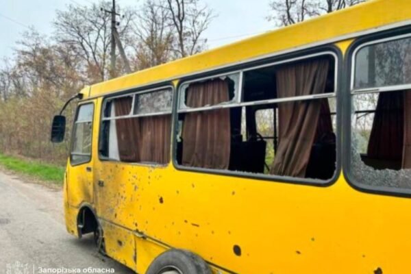 На Запоріжжі російський дрон атакував маршрутку з людьми (ФОТО)