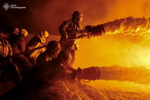 Росіяни атакували підприємство на Полтавщині: Спалахнула пожежа (ФОТО)