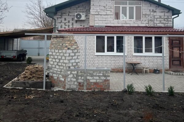 На Дніпропетровщині командир військової частини примусив підлеглих будувати будинки своїм родичам, – ДБР