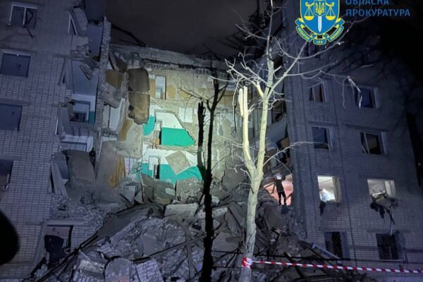 У Глухові внаслідок атаки дронів по гуртожитку загинуло 6 людей, в тому числі дитина