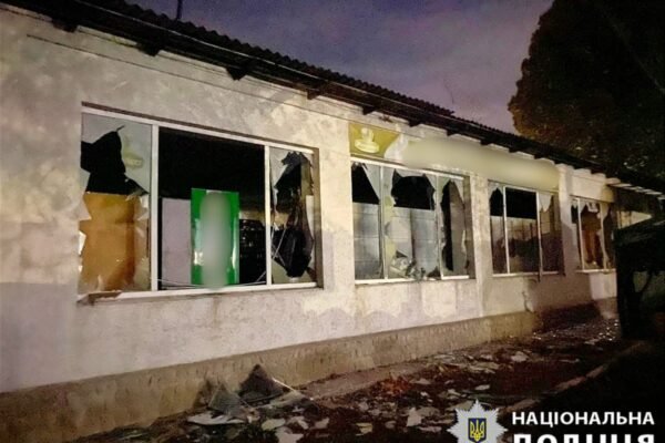 Росіяни атакували дронами Київщину: Пошкоджень зазнали навчальні заклади, адмінбудівлі та техніка