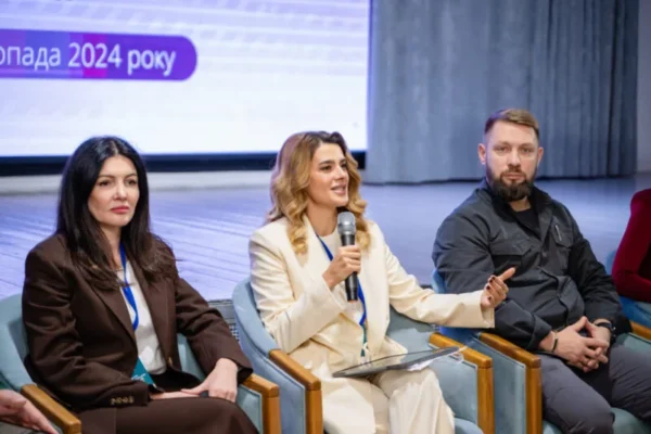 У Вінниці нардепи і урядовці разом з місцевою владою думали, як зробити адмінпослуги якіснішими (ФОТО)