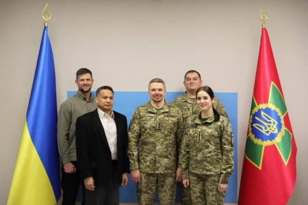 Захист від підробки: Фахівці з питань безпеки документів із США обговорили аспекти співпраці з українськими прикордонниками