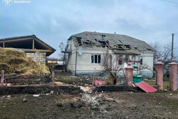 На Буковині працювала ППО по ворожих БпЛА. Є пошкодження від уламків дрона