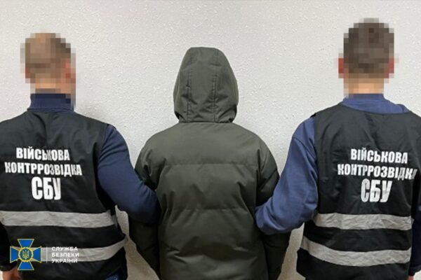 У Чернігові затримали 16-річну коригувальницю. Їй світить довічне