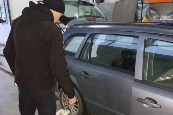 Закарпатець намагався вивезти з країни понад 400 пачок цигарок