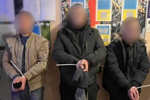 Трьох чоловіків призовного віку впіймали на кордоні за допомогою дрона