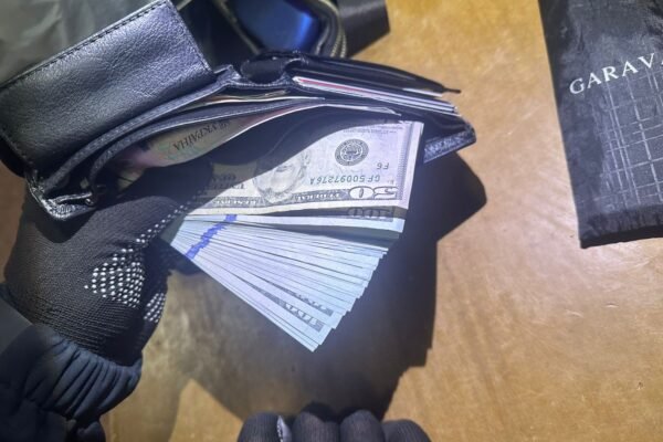 На кордоні впіймали іноземця, що намагався приховано вивезти 2 млн грн