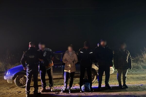 Прикордонники із застосуванням зброї зупинили порушників на кордоні із Румунією (ВІДЕО)