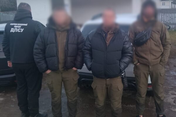 Дрон прикордонників “засік” трьох ухилянтів неподалік кордону з Румунією