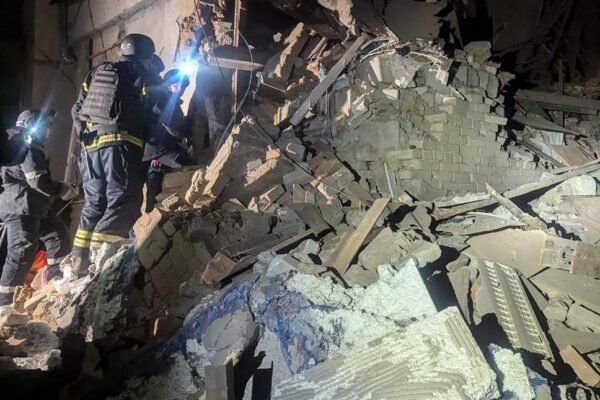 Росіяни вдарили балістикою по Кривому Рогу: Влучили у будинок