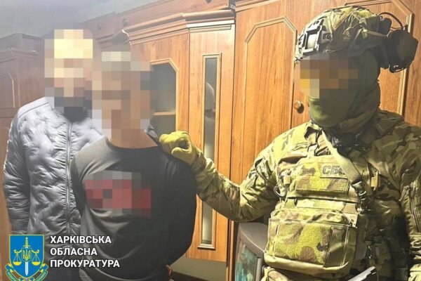 Правоохоронці затримали неповнолітніх, що заклали вибухівку під відділками поліції у Харкові (ФОТО)