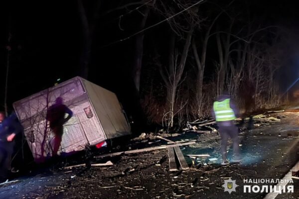 Смертельна ДТП на Хмельниччині: Вантажівка протаранила підводу, загинув водій гужового транспорту