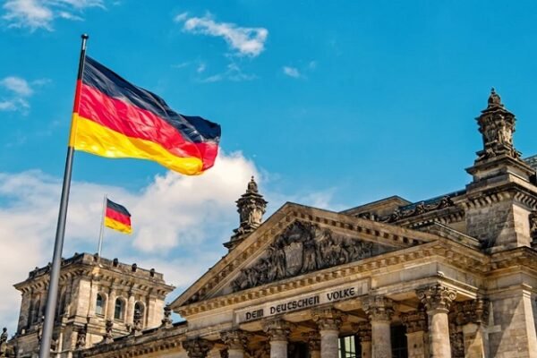 Німеччина могла б розгорнути своїх військових у потенційній буферній зоні між Україною та РФ, – Пісторіус