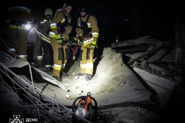 Ворог вдарив балістикою по Миколаєву. Є жертви (ФОТО, ВІДЕО)