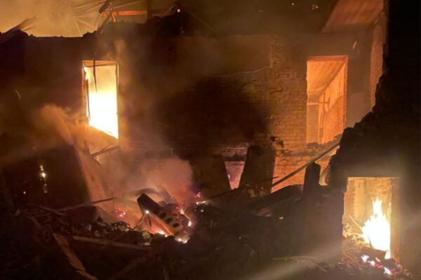 Ворог вдарив по Дніпропетровщині: Знищено ліцей, побиті будинки та інфраструктура