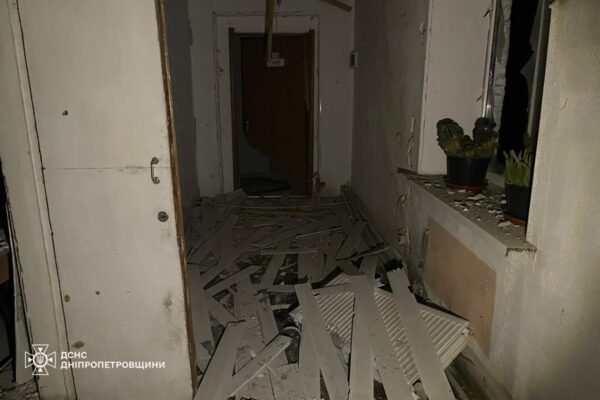 Окупанти вдарили по пожежному депо в Нікополі (ФОТО)