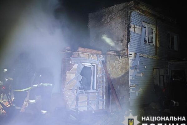 Росіяни вдарили дронами по Чернігову. Є руйнування в приватному секторі
