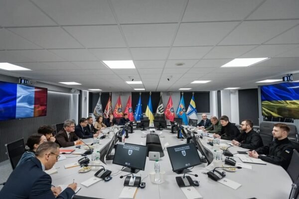 Україна готова обговорити з Францією варіанти спільного виробництва ЗРК та перехоплювачів до них