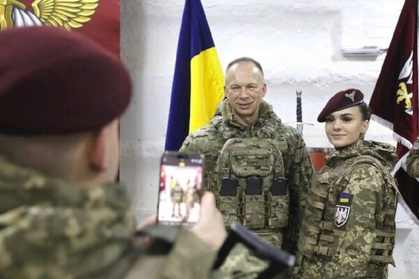 Сирський відвідав Курщину: Вручив нагороди українським військовим (ФОТО)