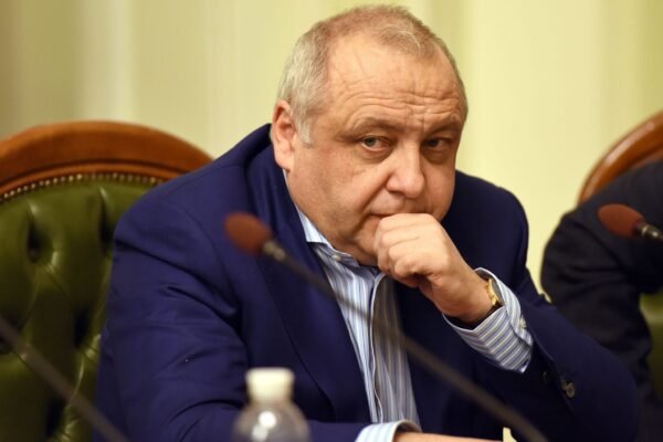 Корупція і відсутність справедливості, – експерт розповів, що загнало владу у пастку