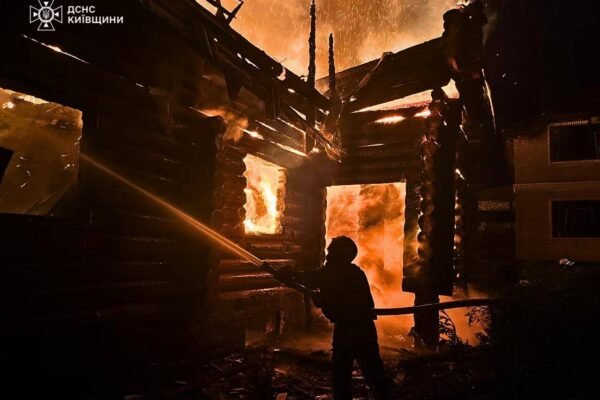 Внаслідок нічної атаки на Київщині загинула людина