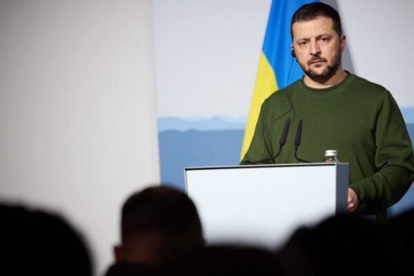 Зеленський відреагував на заяву Трампа про те, що лише 4% українців підтримують президента